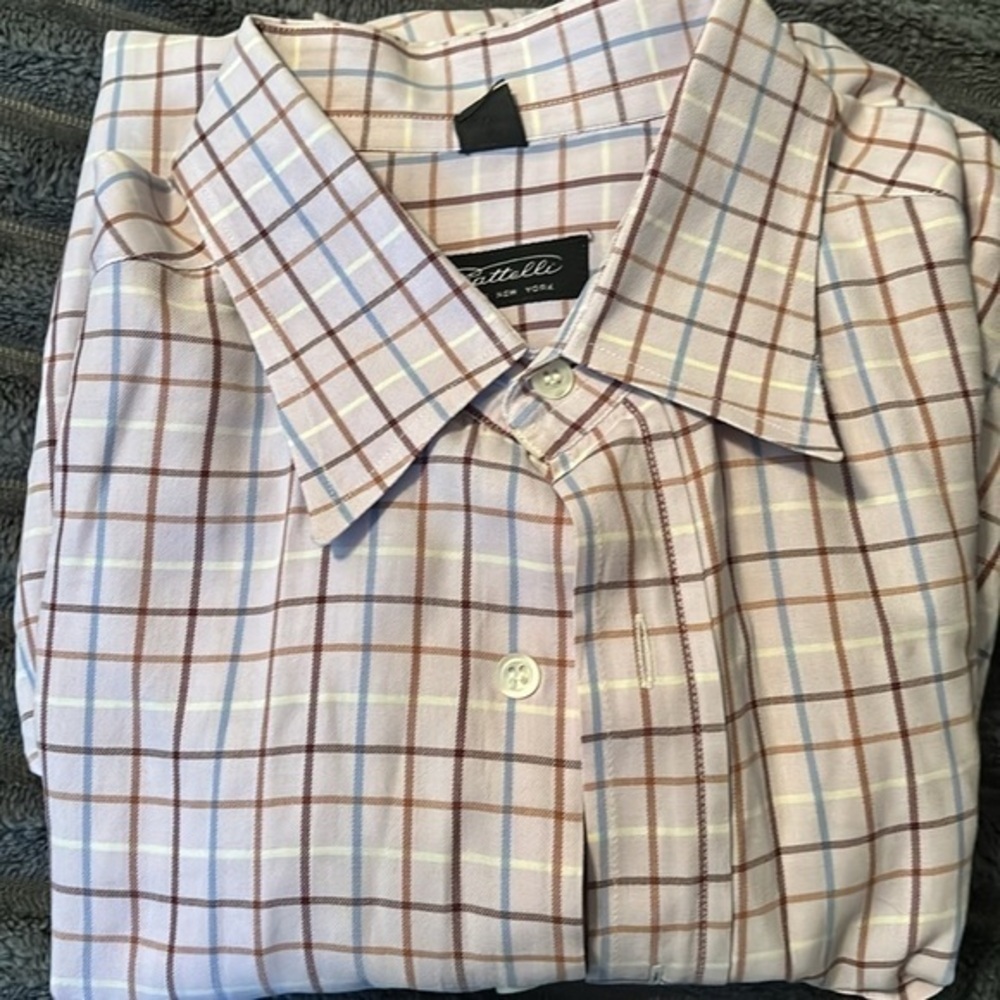 Menβs long sleeve button down shirt, checkered pattern, size Large
